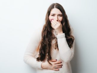 mucnina i bol u stomaku